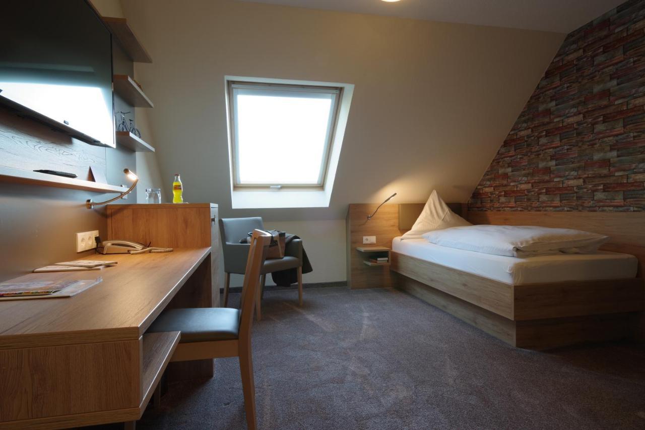Land-Gut-Hotel Raeuber Lippoldskrug Alfeld  Eksteriør bilde